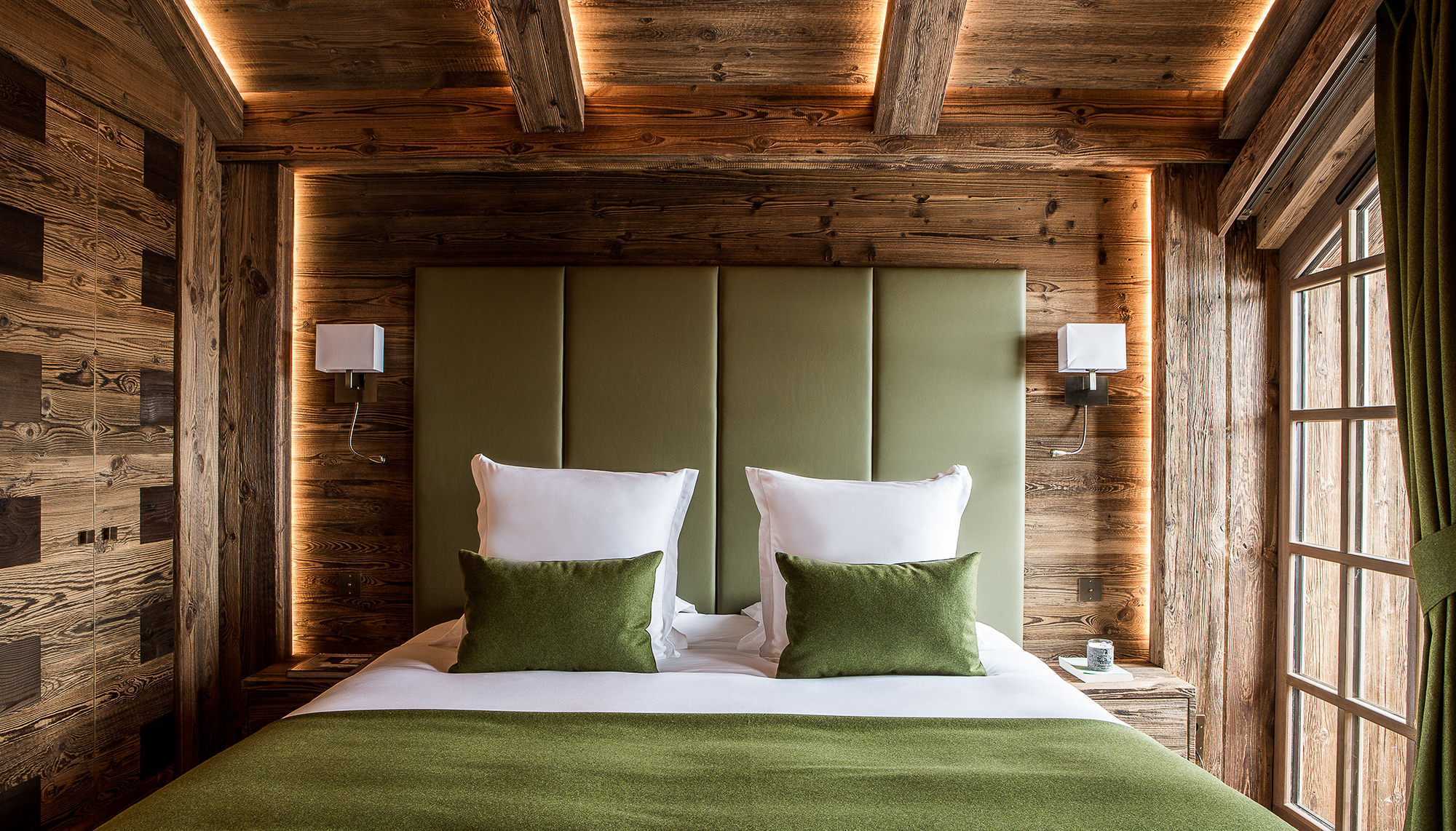 169LATRAYE-TRI19116897